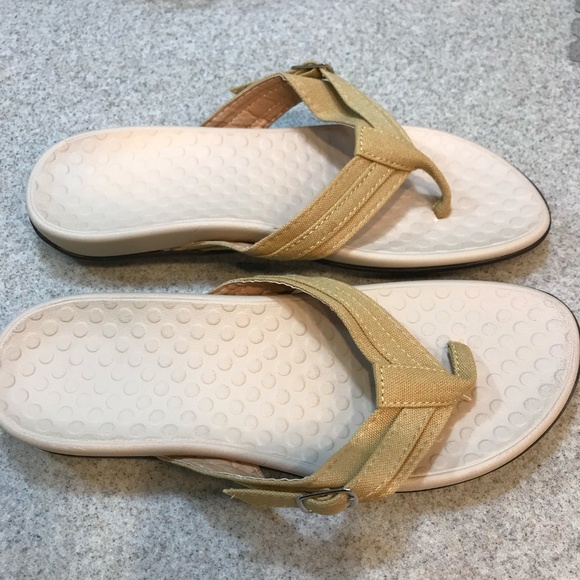 Beige Sandals NEW never Worn Size 39 Comfortable - Picture 3 of 4